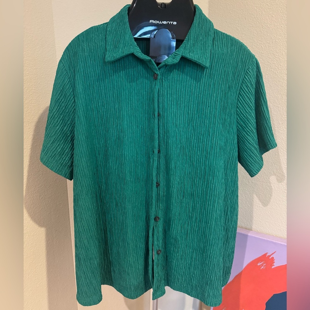 Women’s Shein Button-up Kelly Green Top